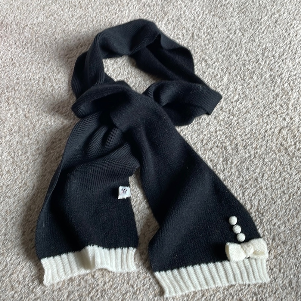 Black SO scarf with bow detail